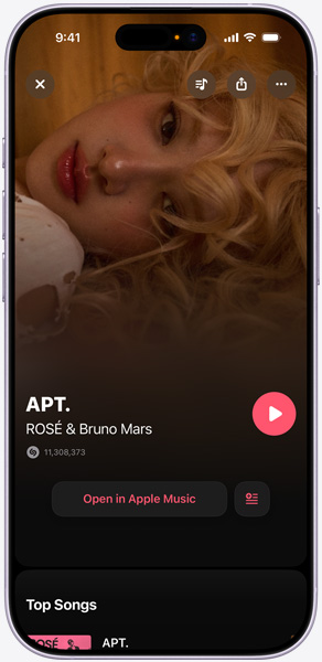 Ein iPhone Display zeigt «APT» von ROSÉ und Bruno Mars, um anzuzeigen, dass Shazam den Song erkannt hat